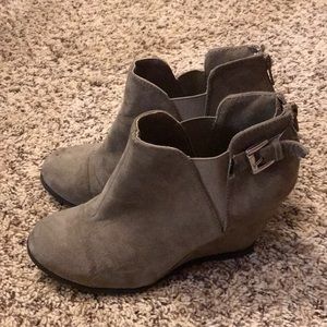 Maurice’s wedged grey booties